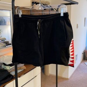 Shark Teeth sweat short